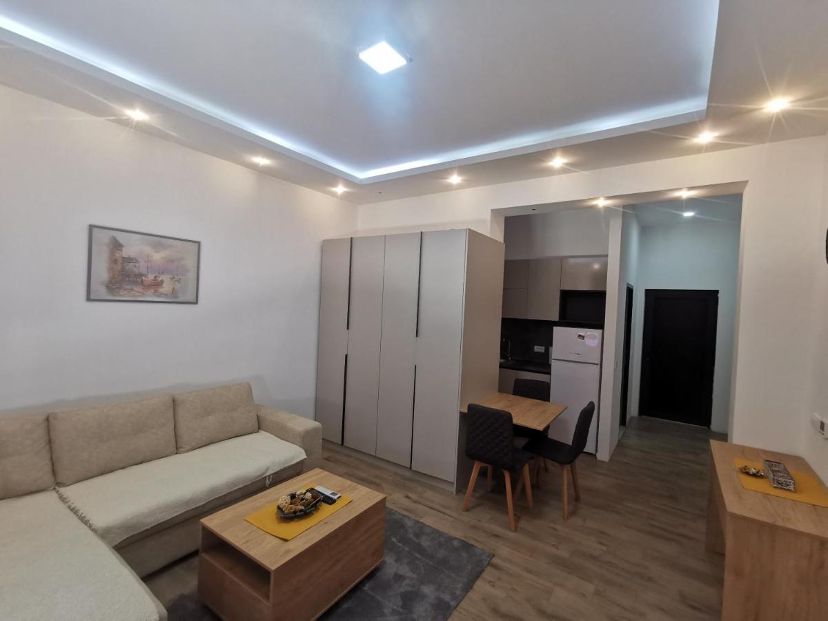 Restoran Due Punti Apartment Kursumlija Luaran gambar