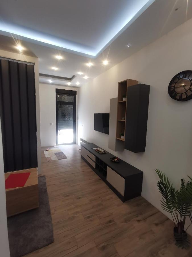 Restoran Due Punti Apartment Kursumlija Luaran gambar